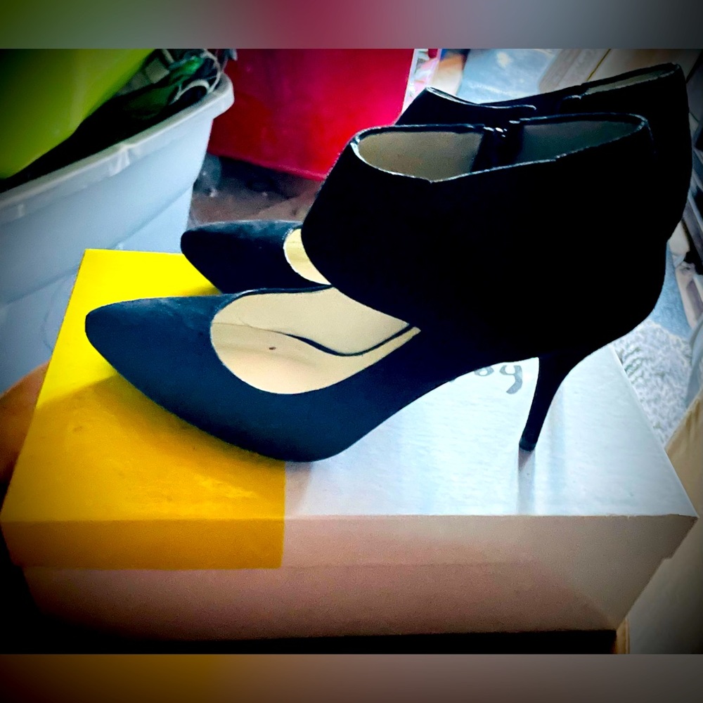 Like New Bettye Muller High Heels